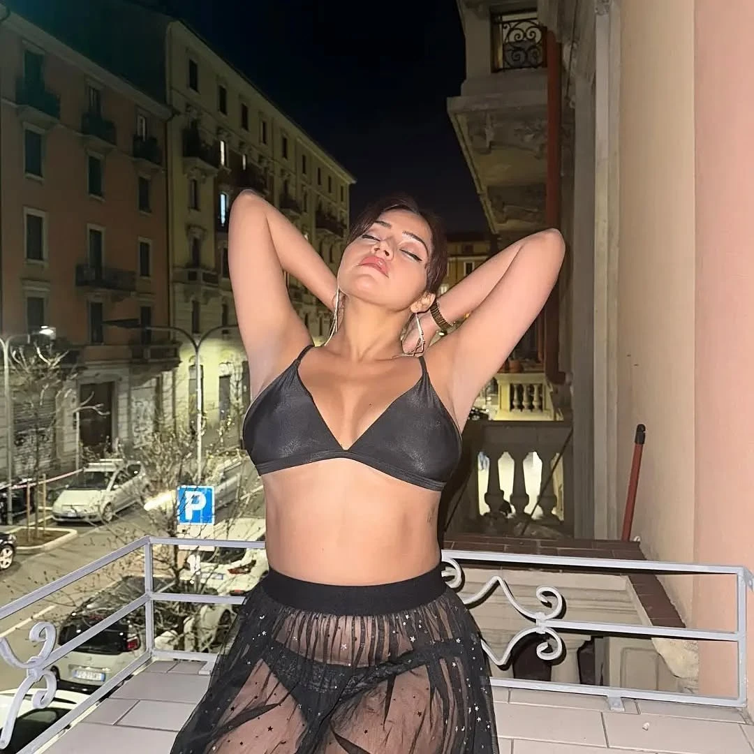 Vip Escort Service – Indian escort in Jaipur — 3 / 7