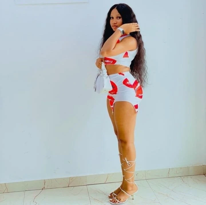 Sexy – South African escort in Beirut — 4 / 5