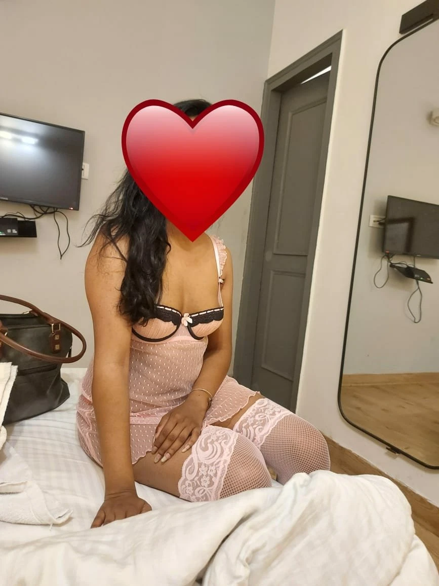 LISA INDIAN – Indian escort agency in New Delhi — 5 / 7