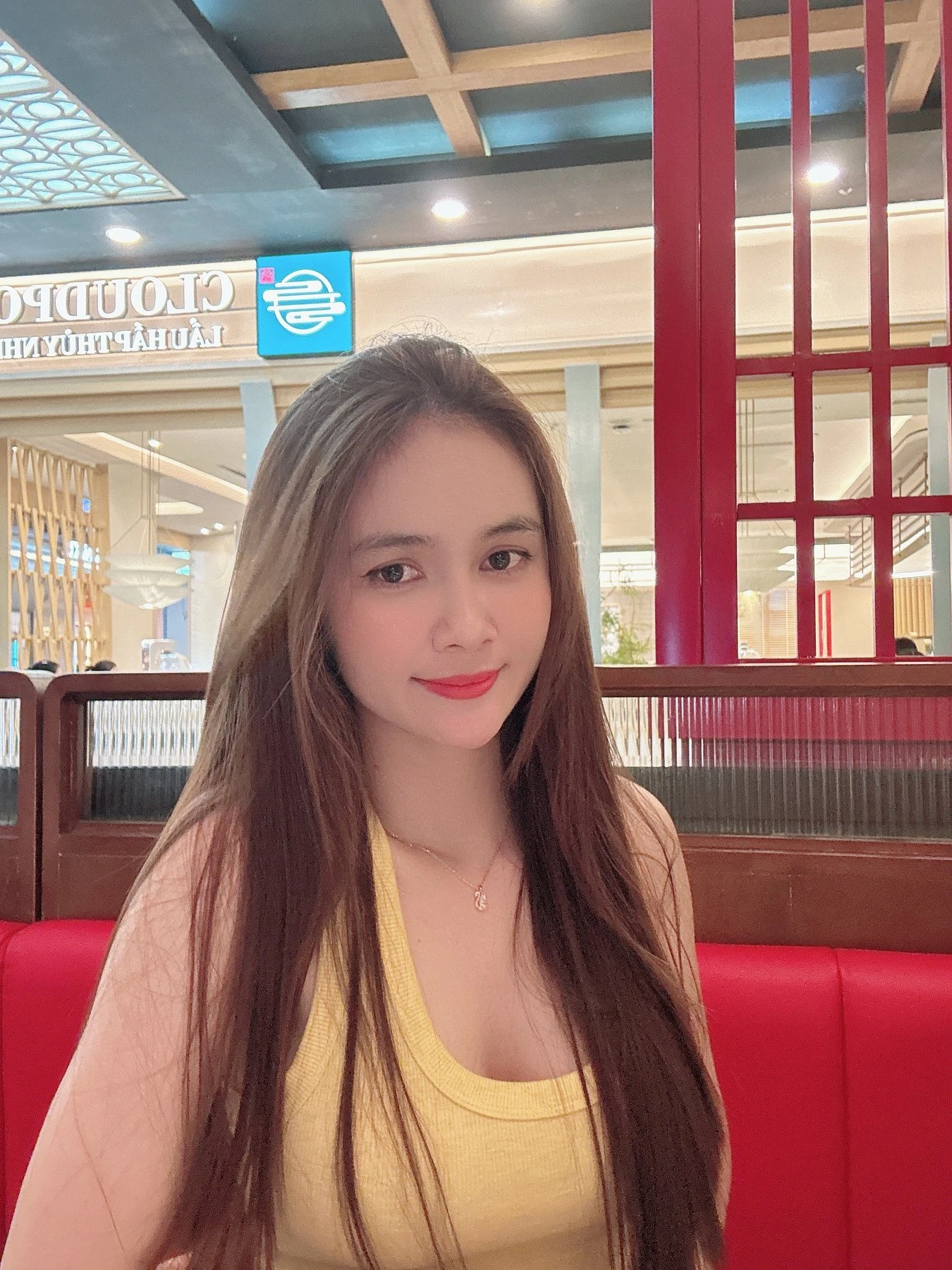 Julie – Vietnamese escort in Ho Chi Minh City — 7 / 8