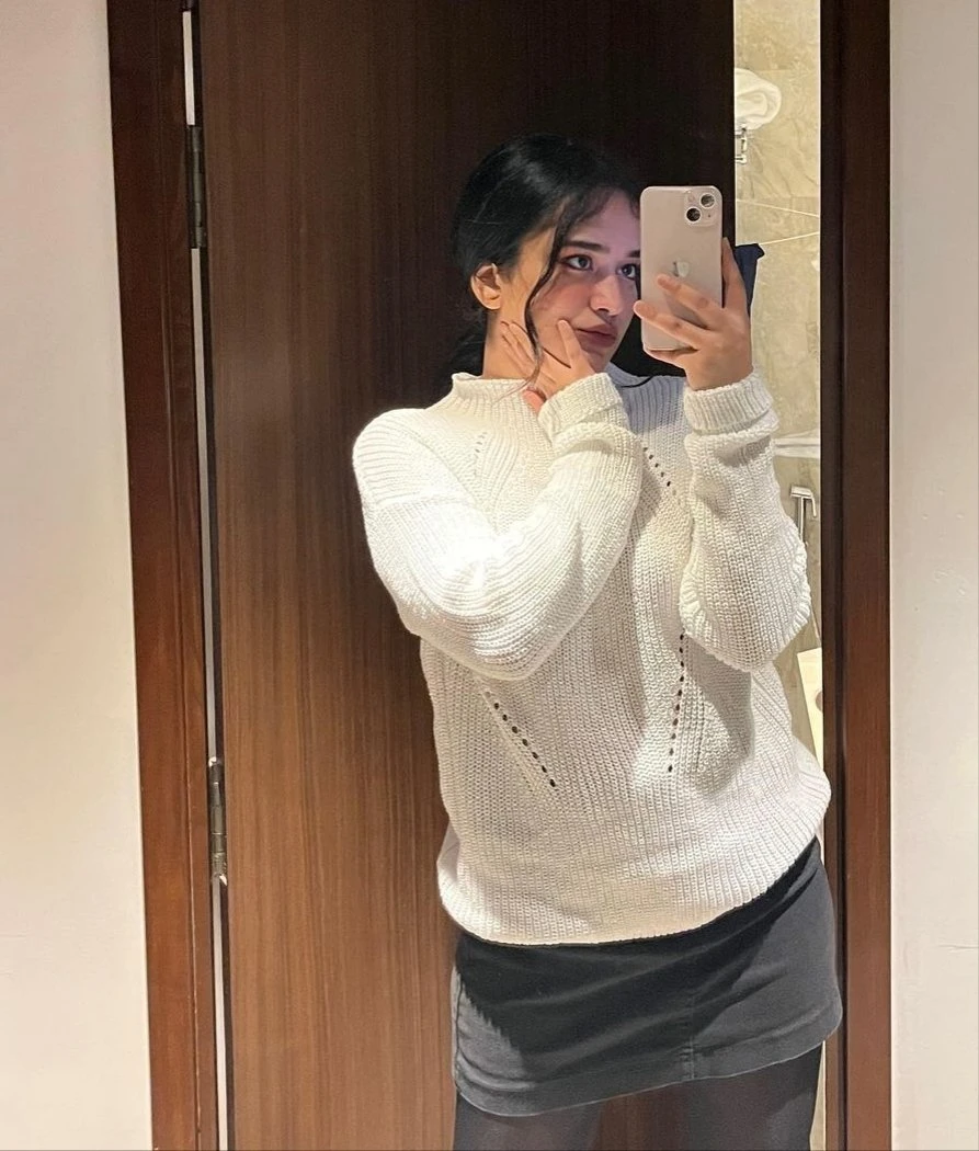 Independent Manisha Fun and Meet – Indian escort in New Delhi — 3 / 4