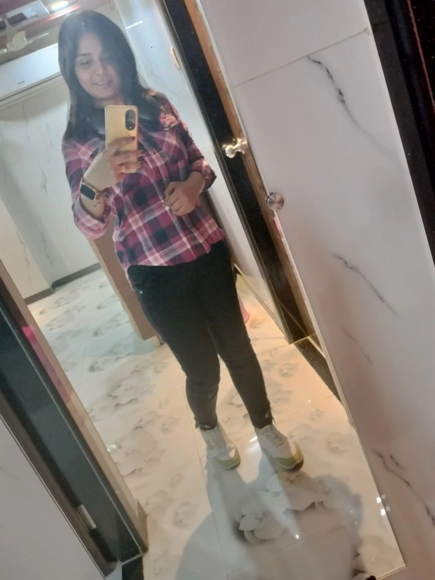 Mona – Indian escort in Mumbai — 3 / 4