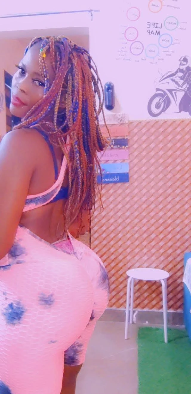African Lucy +91//811991//7309 – escort in New Delhi — 3 / 5