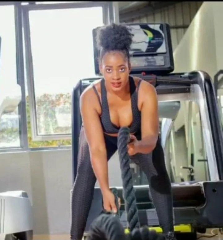 Ebony Wildcard – Rwandan escort in Kampala — 3 / 6