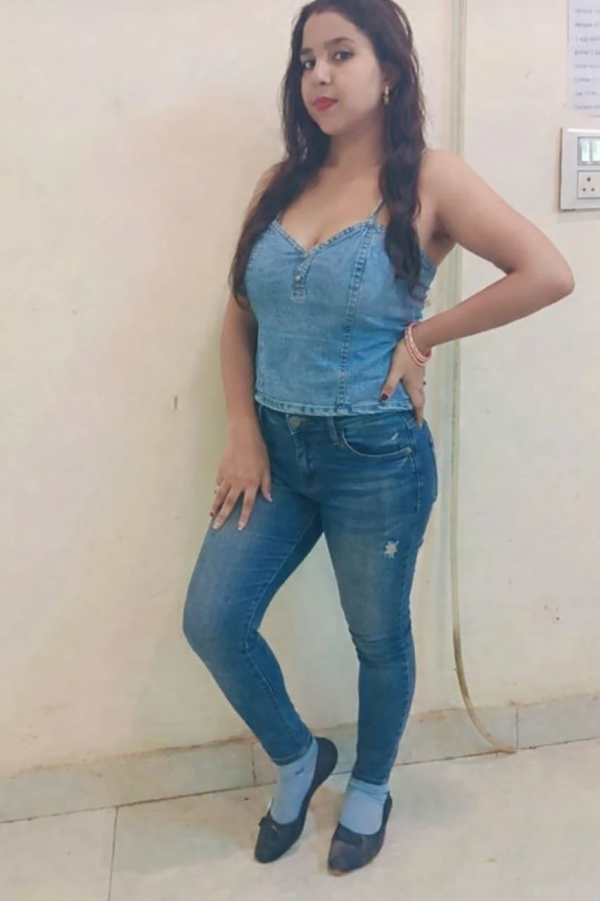 Priya cam show & real meet – Indian escort in Pune — 5 / 6