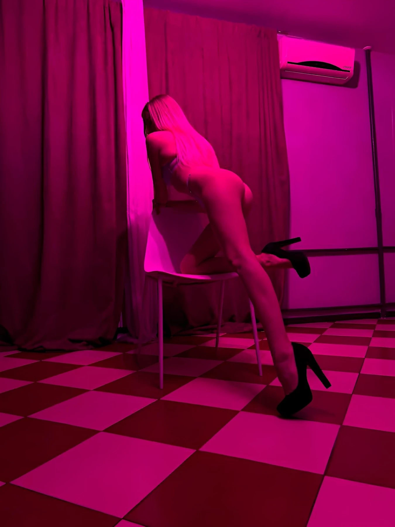 Эмили – Ukrainian escort in Kiev — 7 / 8