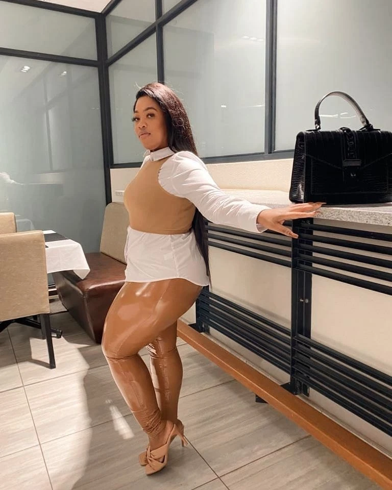 Babyontop – Zimbabwean escort in Beirut — 6 / 9