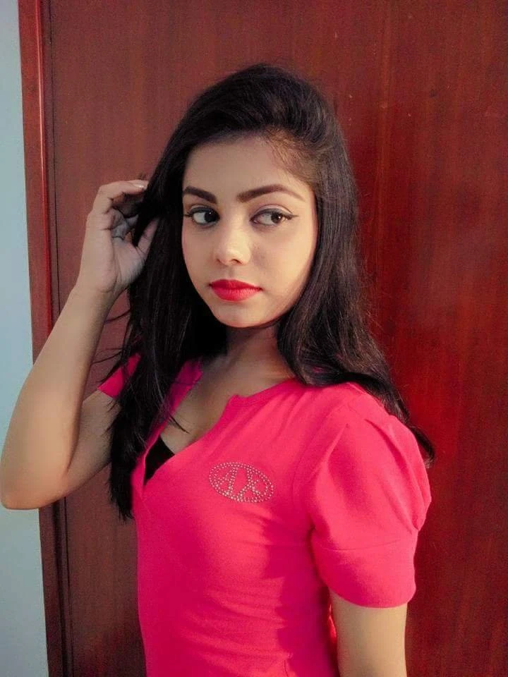 Ishika Dixit – Indian escort in Navi Mumbai — 3 / 5