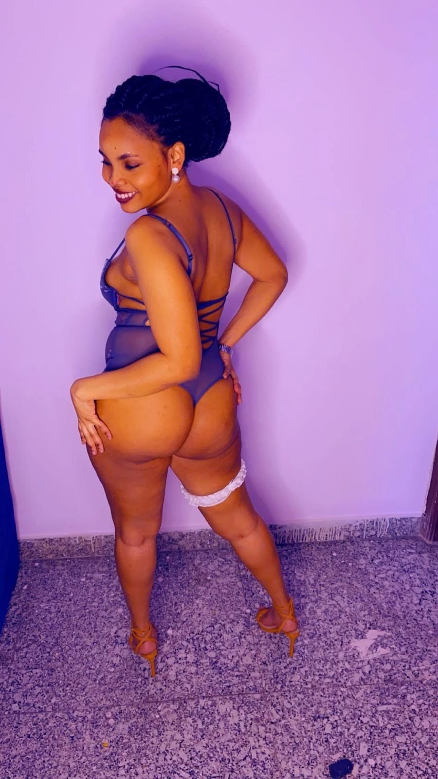 Ammie Sky – South African escort in New Delhi — 7 / 12
