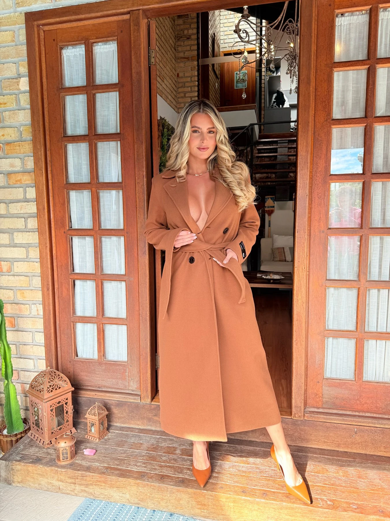 Alina Limas – Canadian escort in Mumbai — 7 / 8