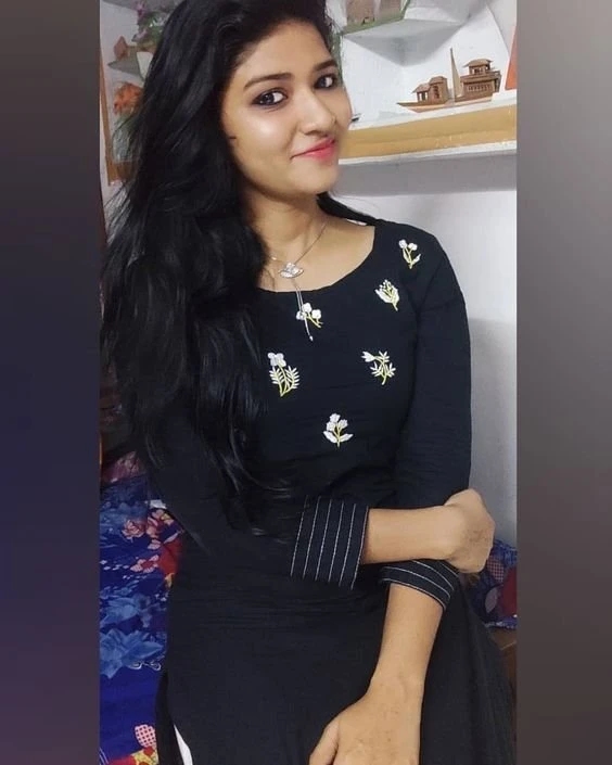 Sapna Patel – Indian escort in Pune — 1 / 2