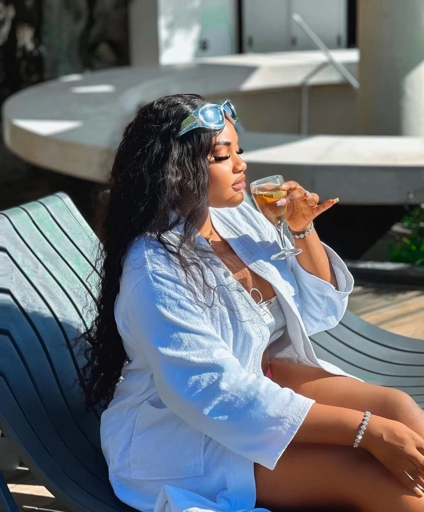 Joyce – Ghanaian escort in Abidjan — 2 / 4