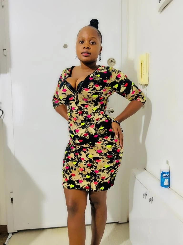 Cash Fefe – Kenyan escort in Hyderabad — 2 / 3
