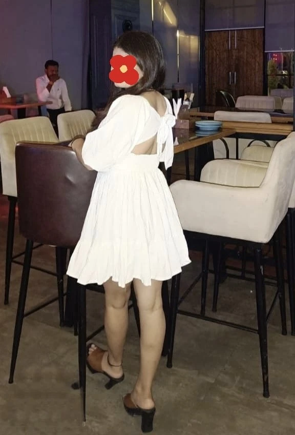 Neha Singh, INCALL & OUTCALL – Indian escort in Noida — 4 / 5