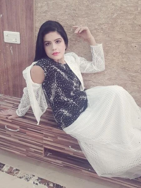 Noor Shah – Pakistani escort in Karāchi — 7 / 8