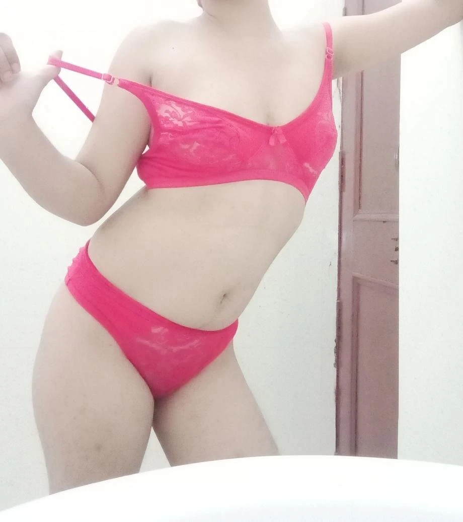 Ishra Khan web cam only – Indian adult performer in Mumbai — 5 / 6