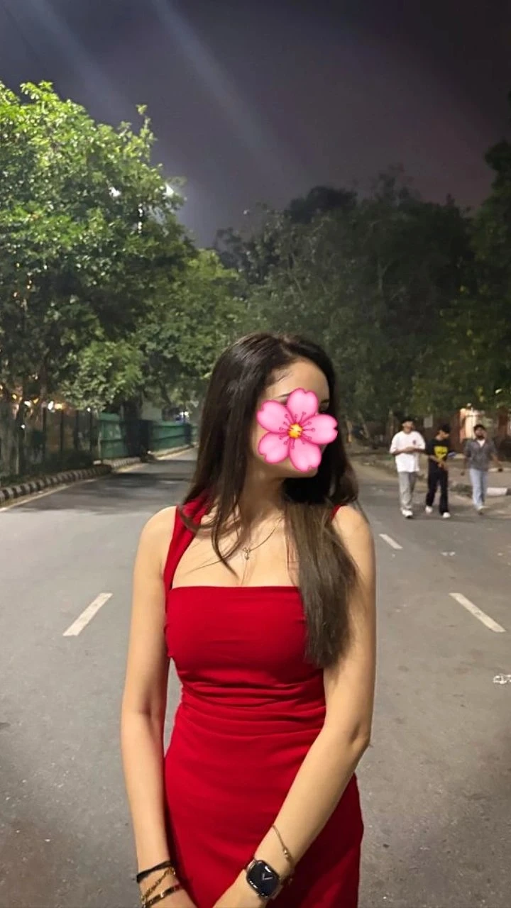 Mahima Singh – Indian escort in New Delhi — 1 / 5