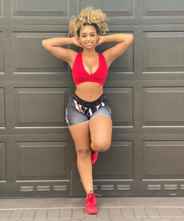 Nicky – South African escort in Beirut — 3 / 4