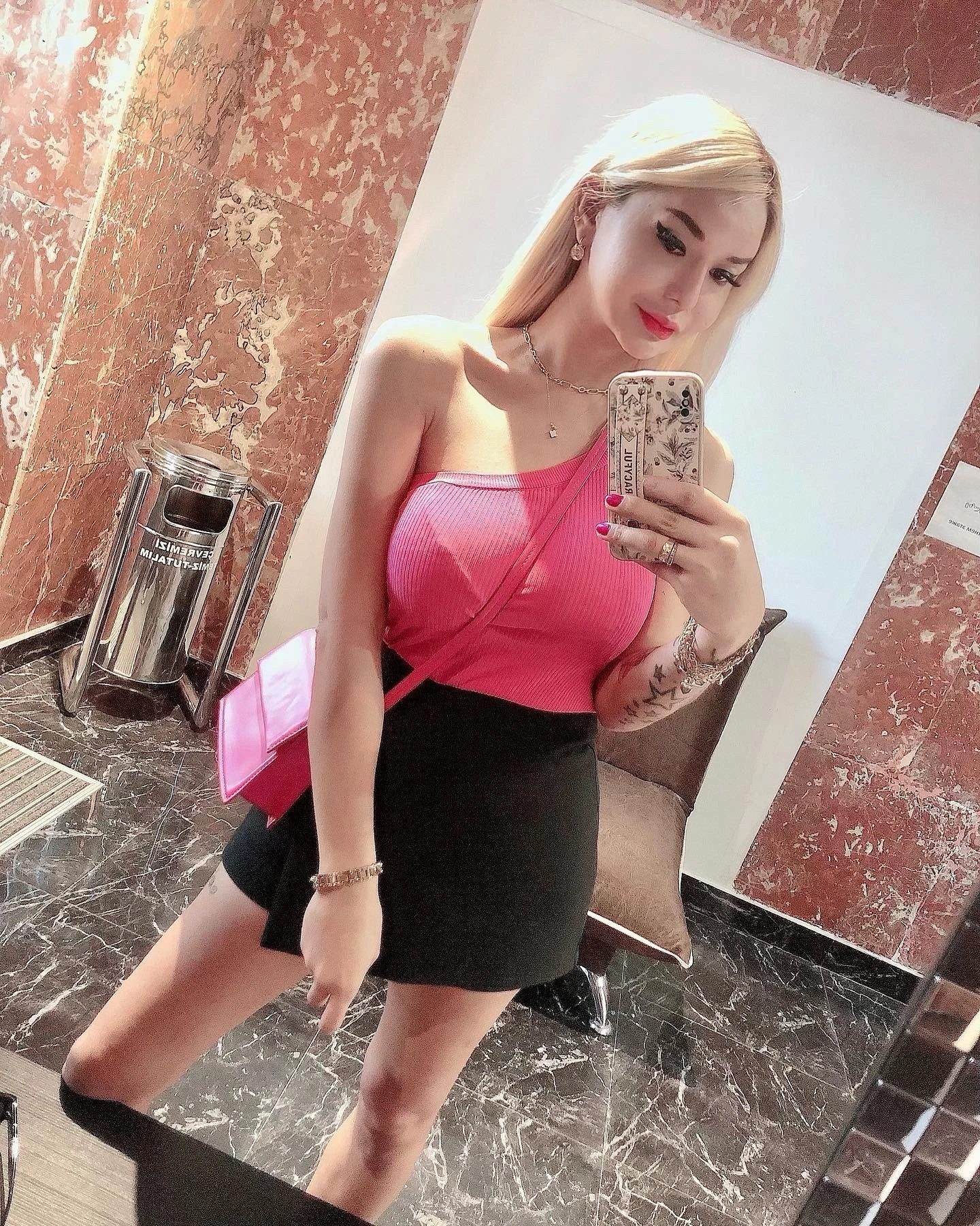 Independent MYRANDA – escort in New Delhi — 11 / 22