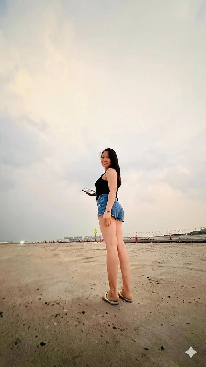 Kim – Vietnamese escort in Hanoi — 5 / 7