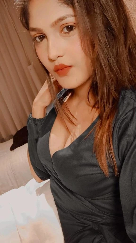 Only Hand Case – Indian escort in Pune — 3 / 4