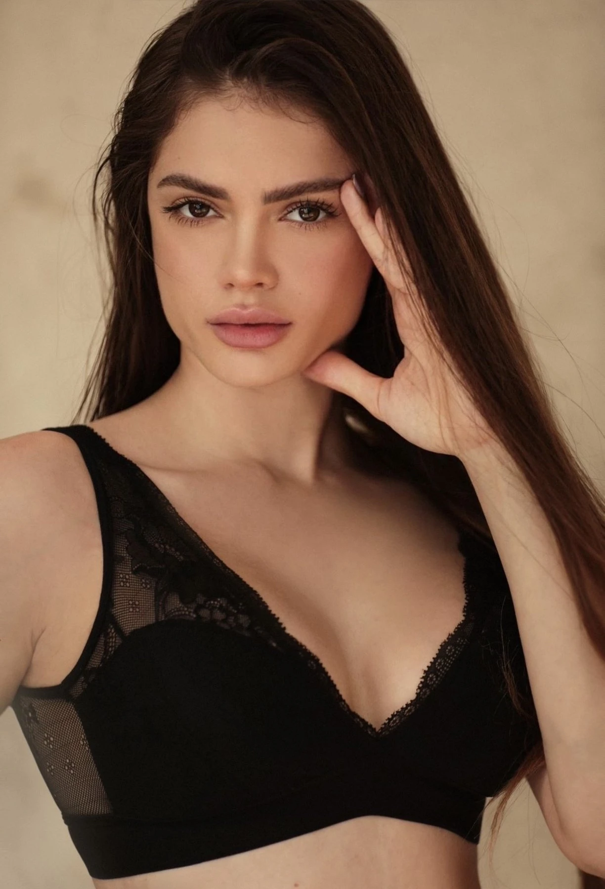 Izabelle Nunes – Brazilian companion in Seoul — 10 / 14