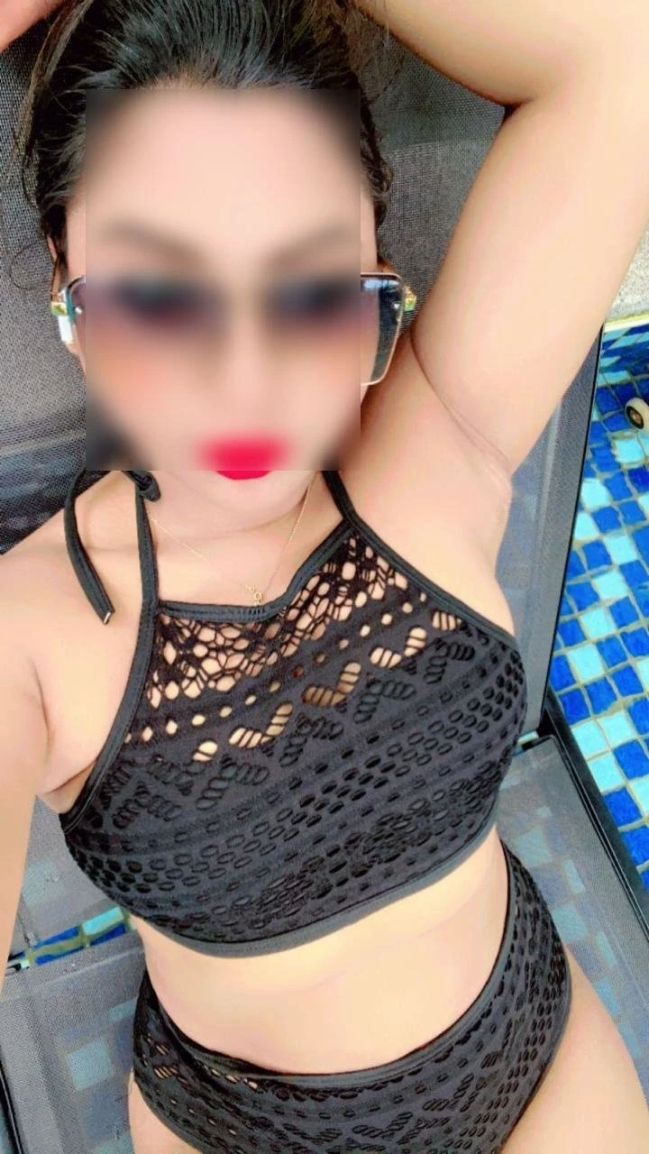 Anisha Indian Model – Indian escort in Mumbai — 3 / 8