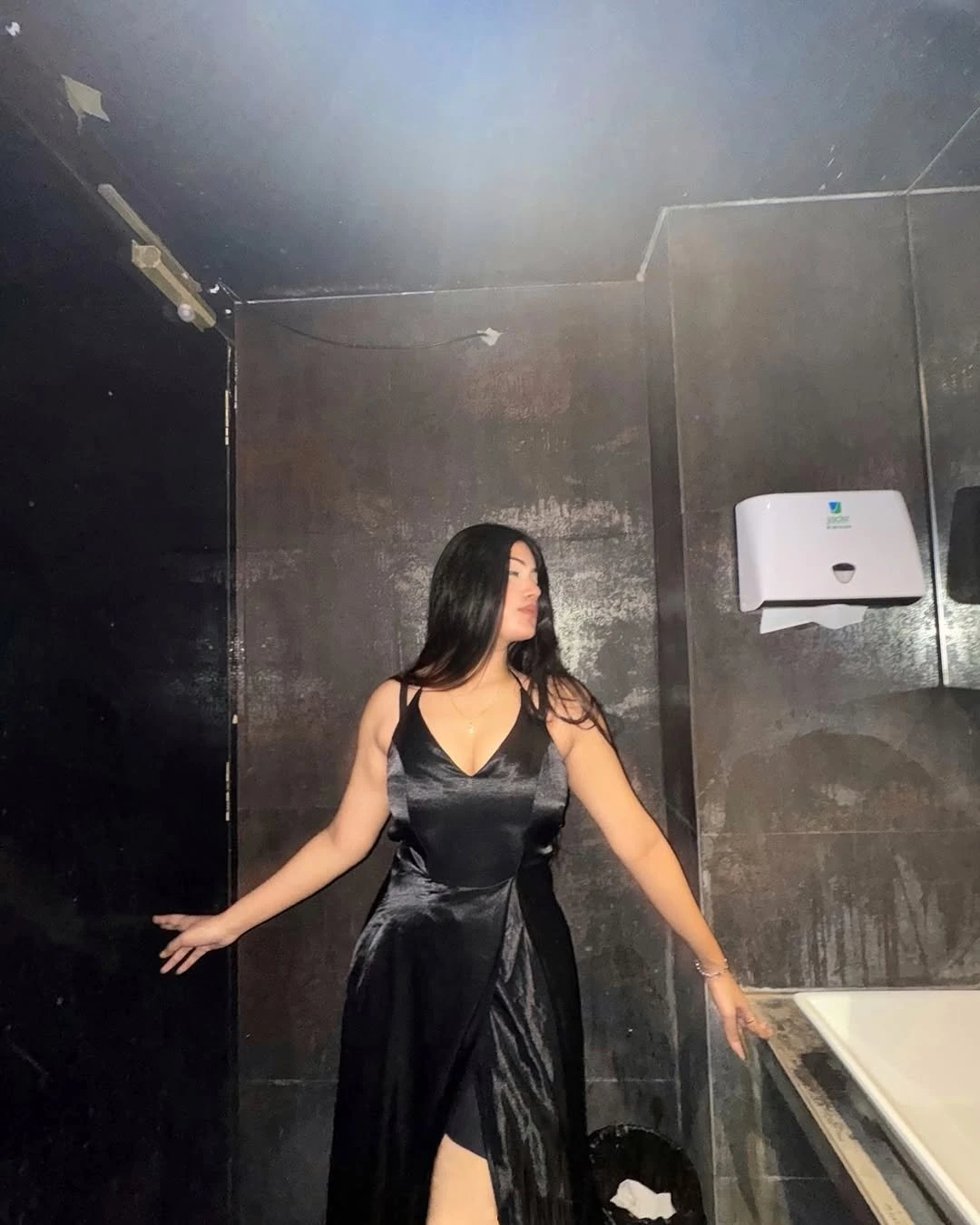 Anannya – Indian escort in Kolkata — 2 / 3