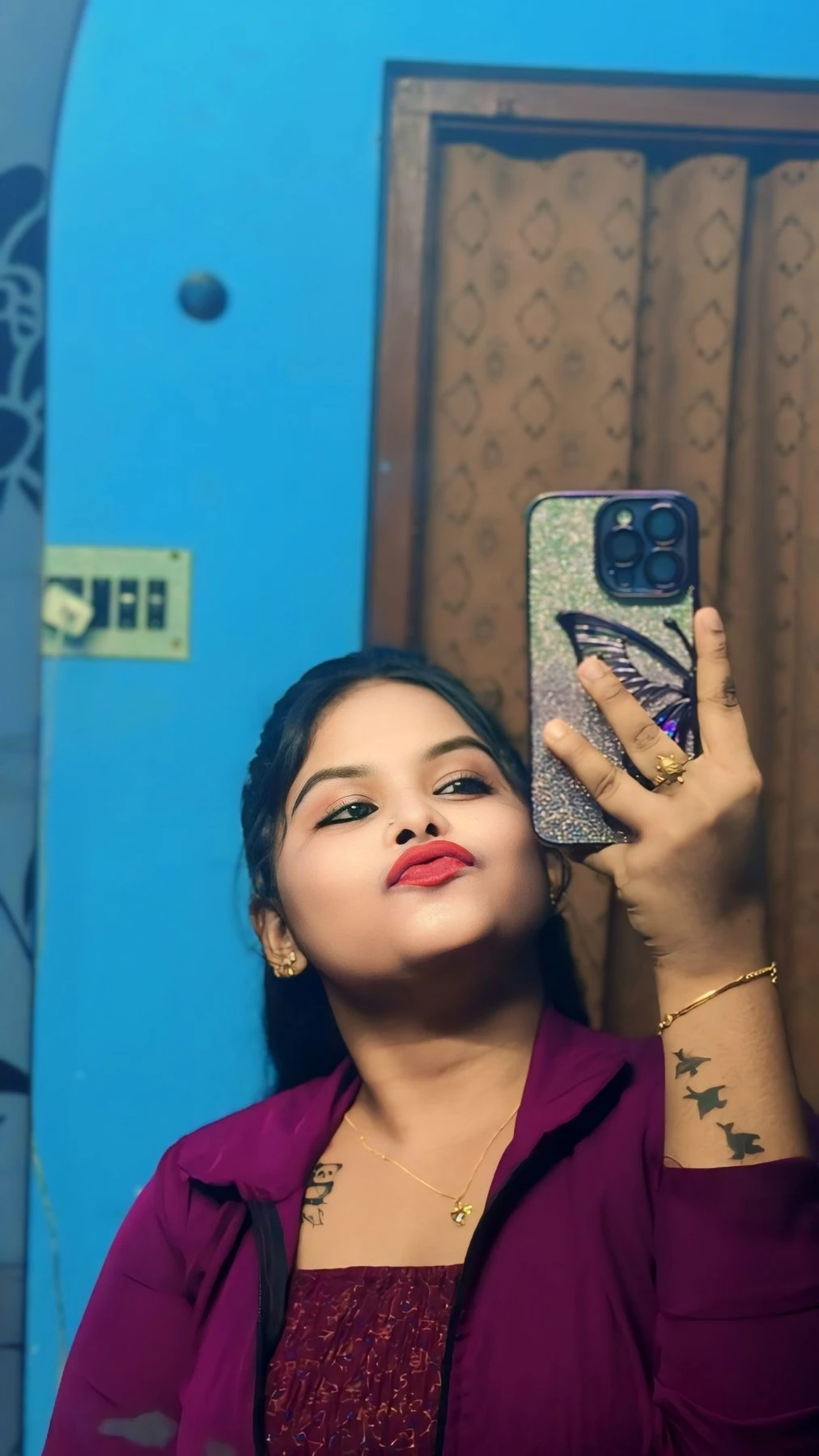 Aahi Roy – Indian escort in Kolkata — 5 / 7