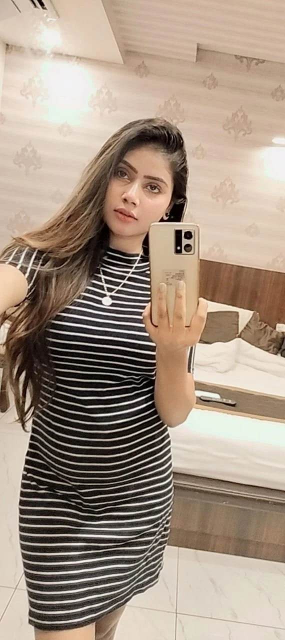 Only Cash Home and Hotel Service Book – Indian escort in Hyderabad — 3 / 4
