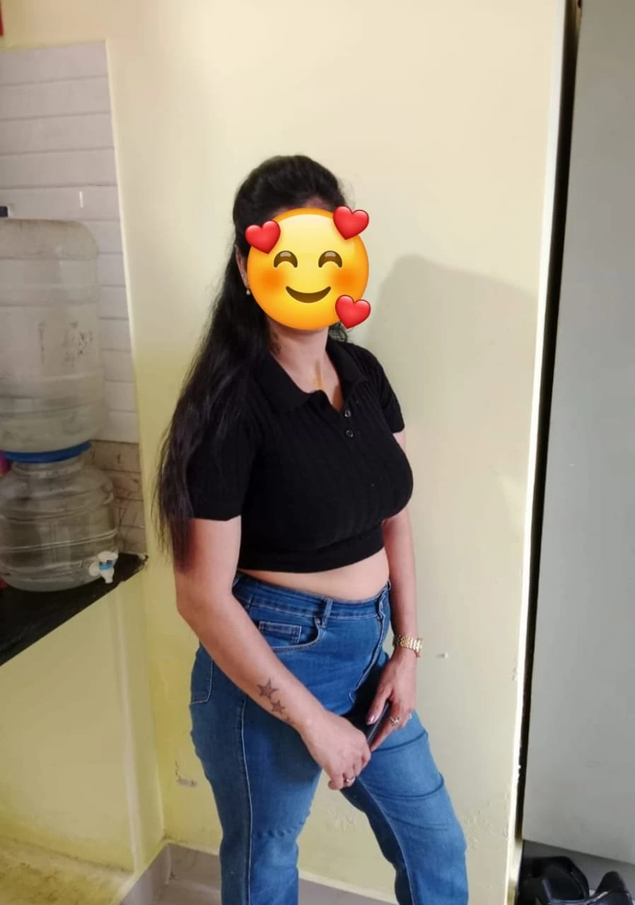 Anusika real meet & cam show – Indian escort in Kochi — 3 / 5