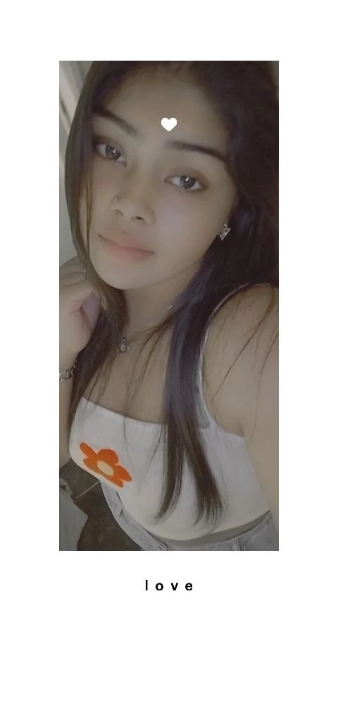 Sneha Agarwal – Indian escort in Mumbai — 1 / 2
