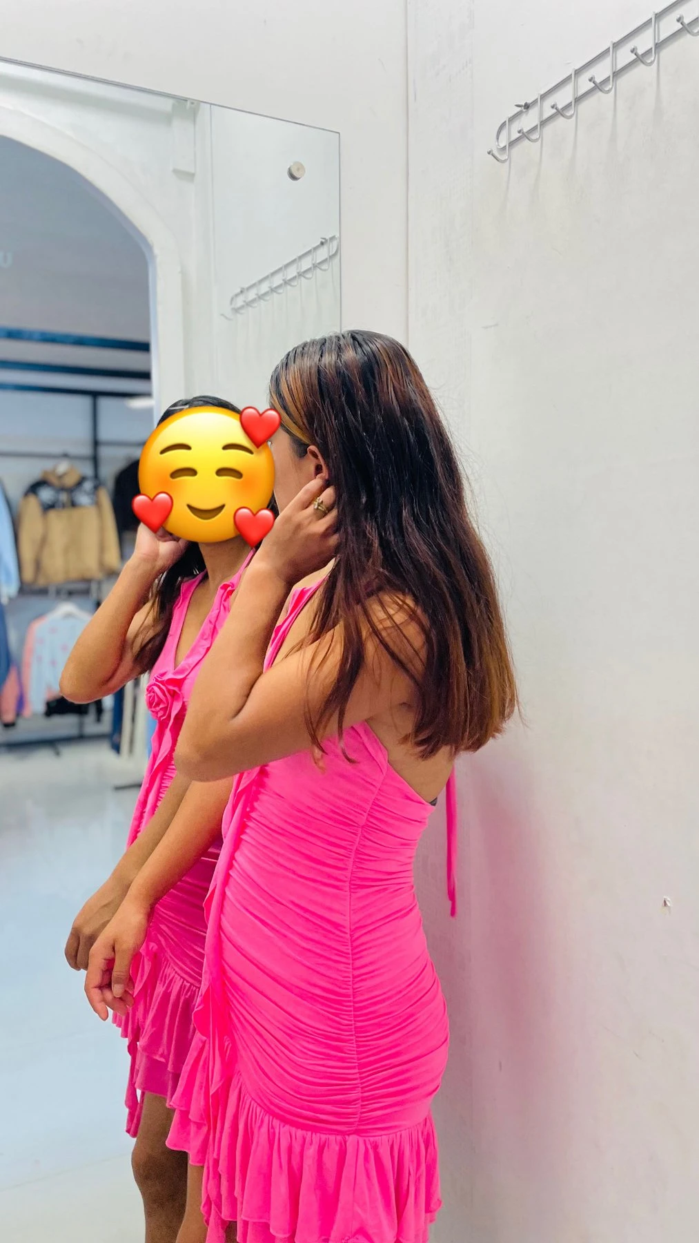 Sara – Nepalese escort in Kathmandu — 4 / 5