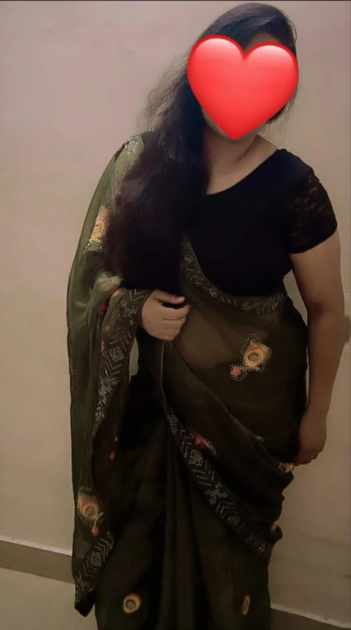 ️Eshani beautiful women cam & real meet – Indian escort in New Delhi — 1 / 2