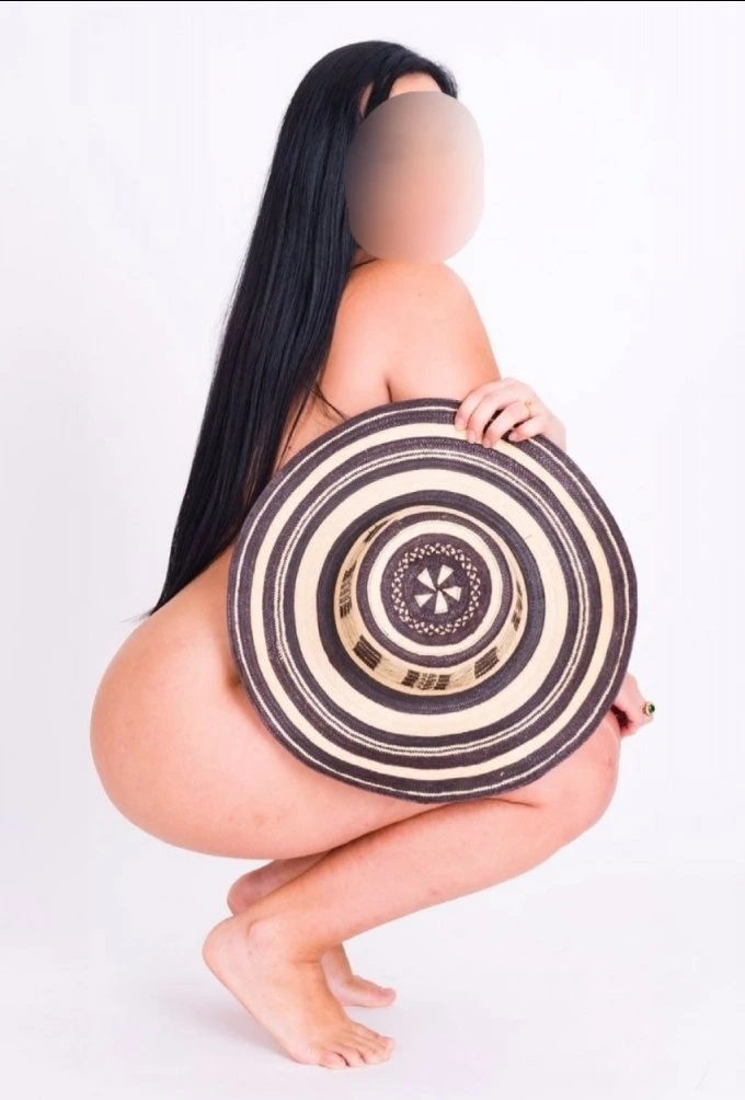 Busty Natalia – Colombian escort in Panama City — 12 / 17