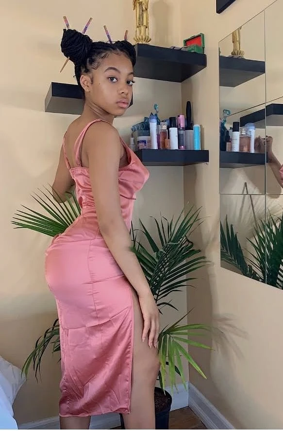 African Clarah +91//797786//4046 – escort in Mumbai — 1 / 5