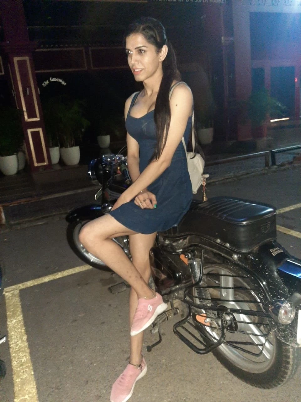 Dipika – escort in New Delhi — 1 / 6