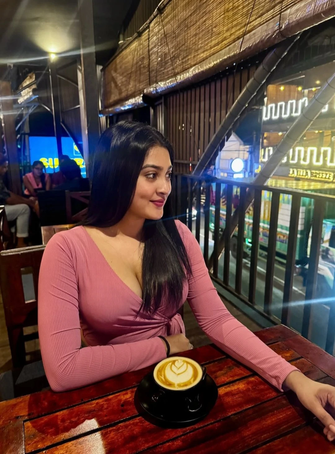 Sanjana Cam Show Fun & Real Meeting – Indian escort in Mumbai, Escort, Mumbai