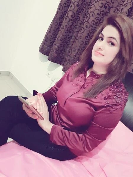 Anam Butt – Pakistani escort in Karāchi — 2 / 7