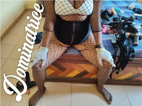 Mixtrexx Kat – Ivorian dominatrix in Abidjan — 5 / 8