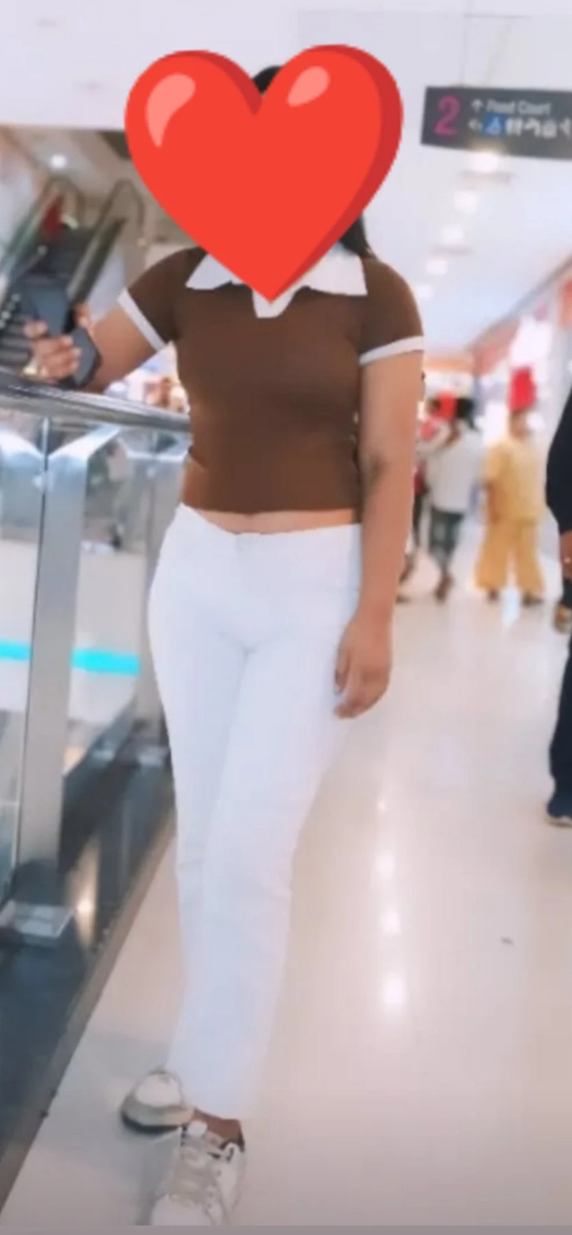 Anshika From Noida – escort in Noida — 4 / 5