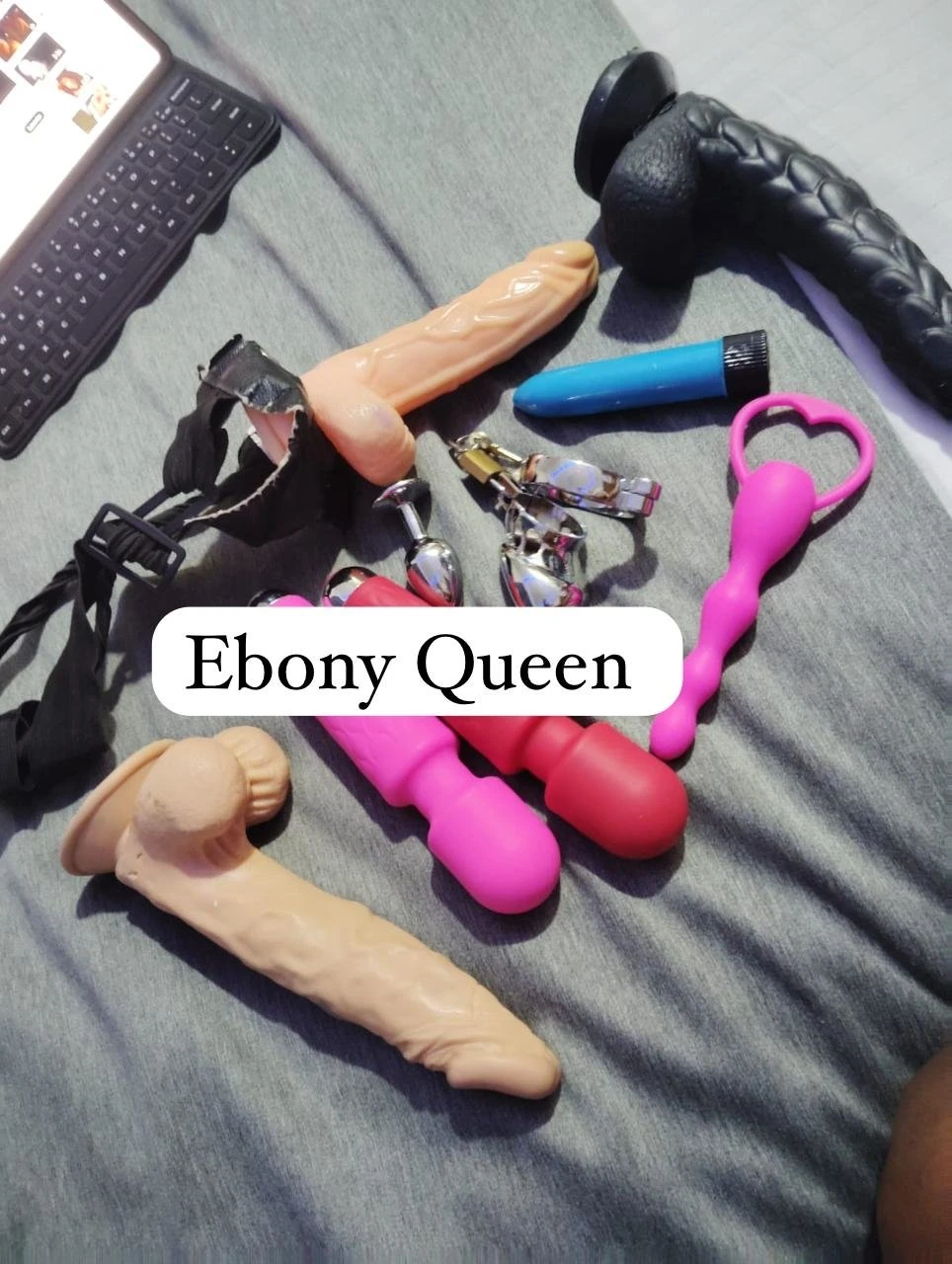 Ebony Queen Morenna – Ethiopian escort in New Delhi — 7 / 30