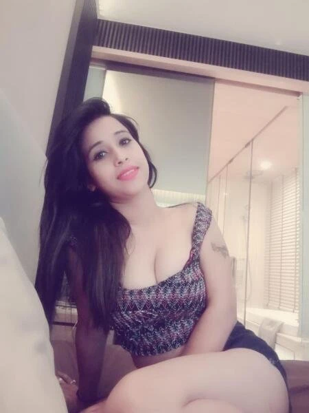 Noor Shah – Pakistani escort in Karāchi — 2 / 8