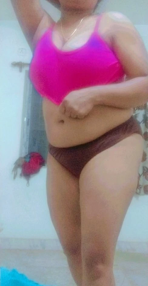 Arohi Darling – Indian escort in New Delhi — 4 / 5