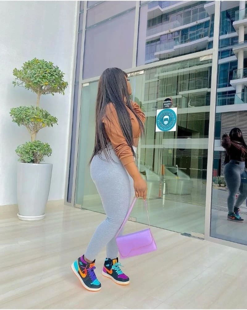 Linda Sarah – Kenyan escort in New Delhi — 9 / 14