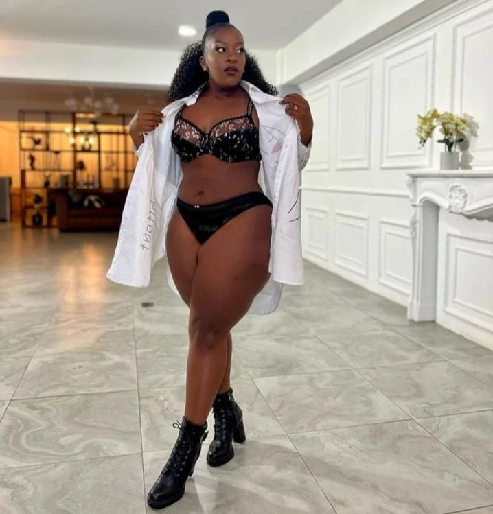 Queen Desire – Namibian escort in Kolkata — 4 / 6