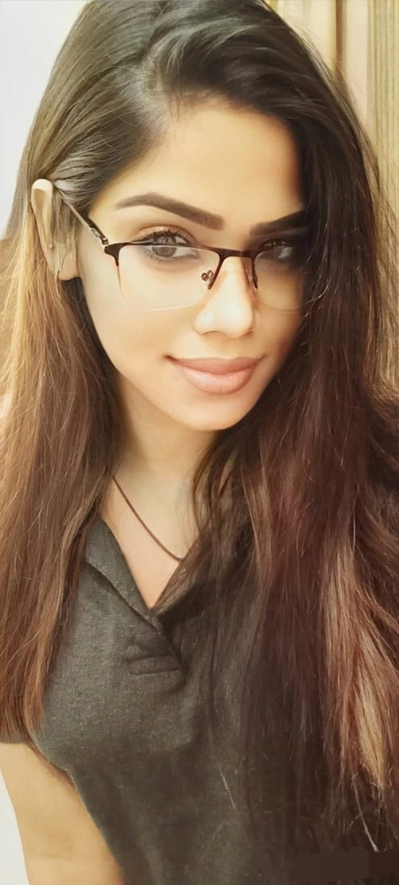 Ruhi – Indian escort in Mumbai — 2 / 3