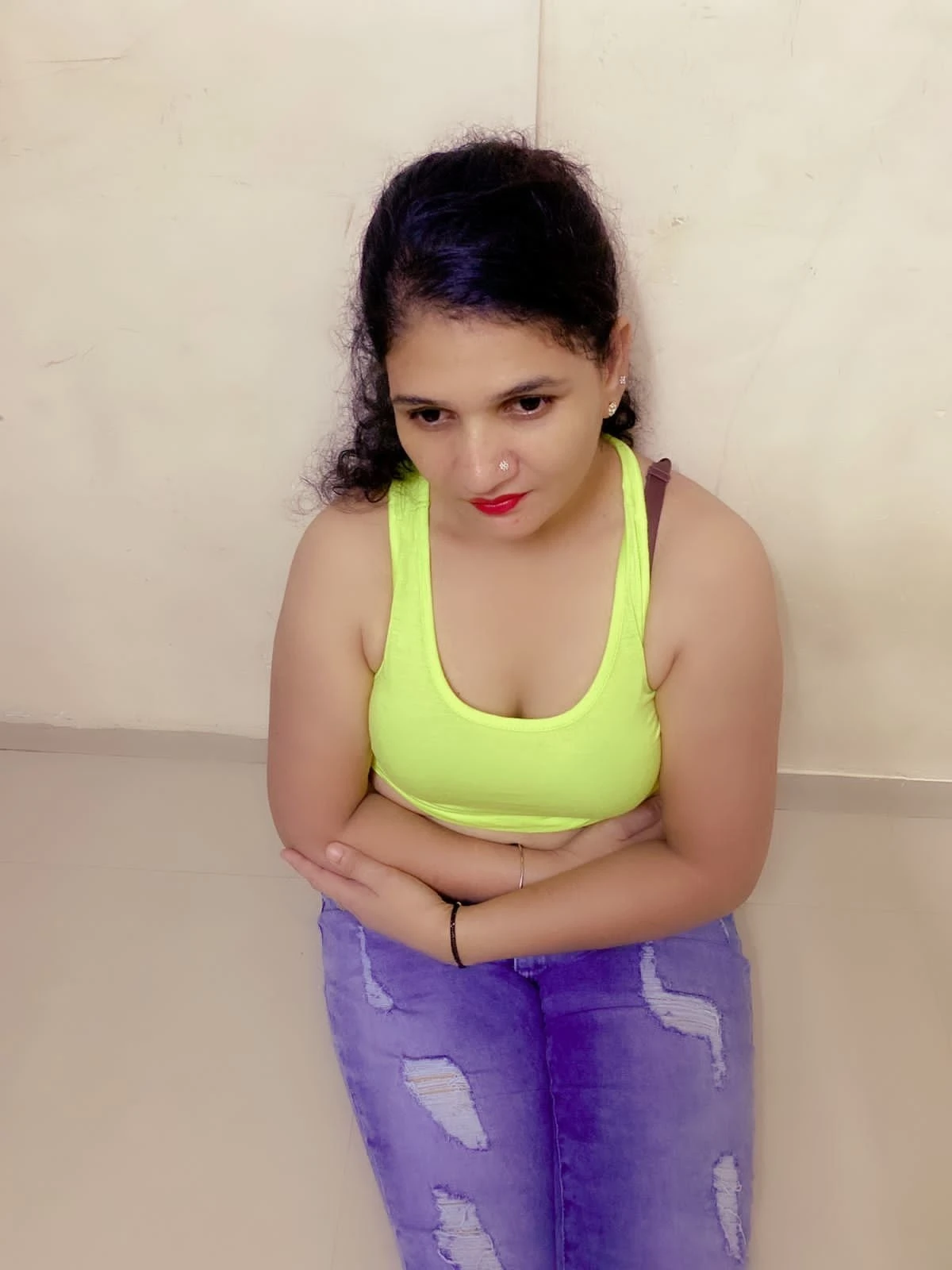 Priya – Indian escort in Mumbai — 1 / 14
