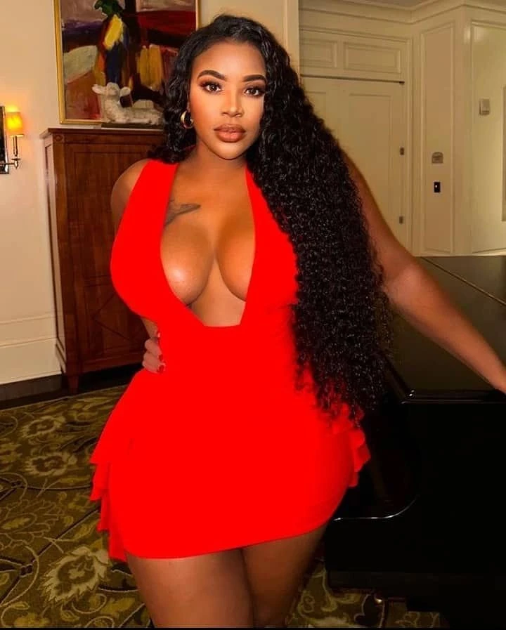 Sarah – South African escort in Hyderabad — 2 / 5