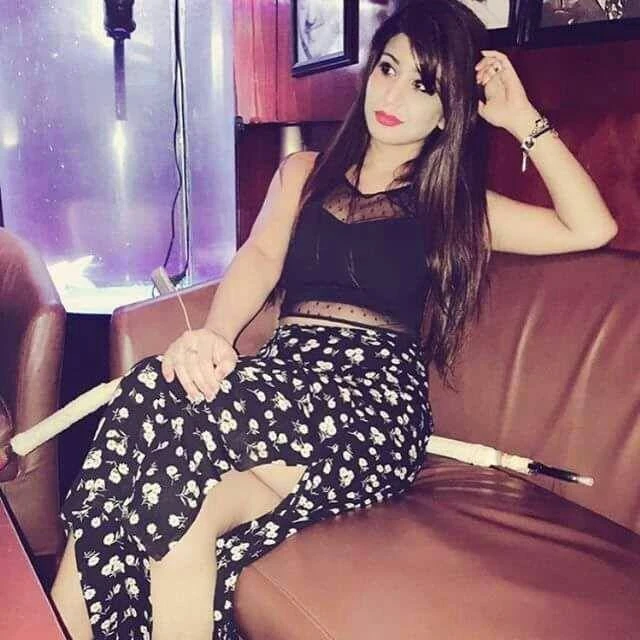 Garima Chopra – Indian escort in Mumbai — 1 / 5